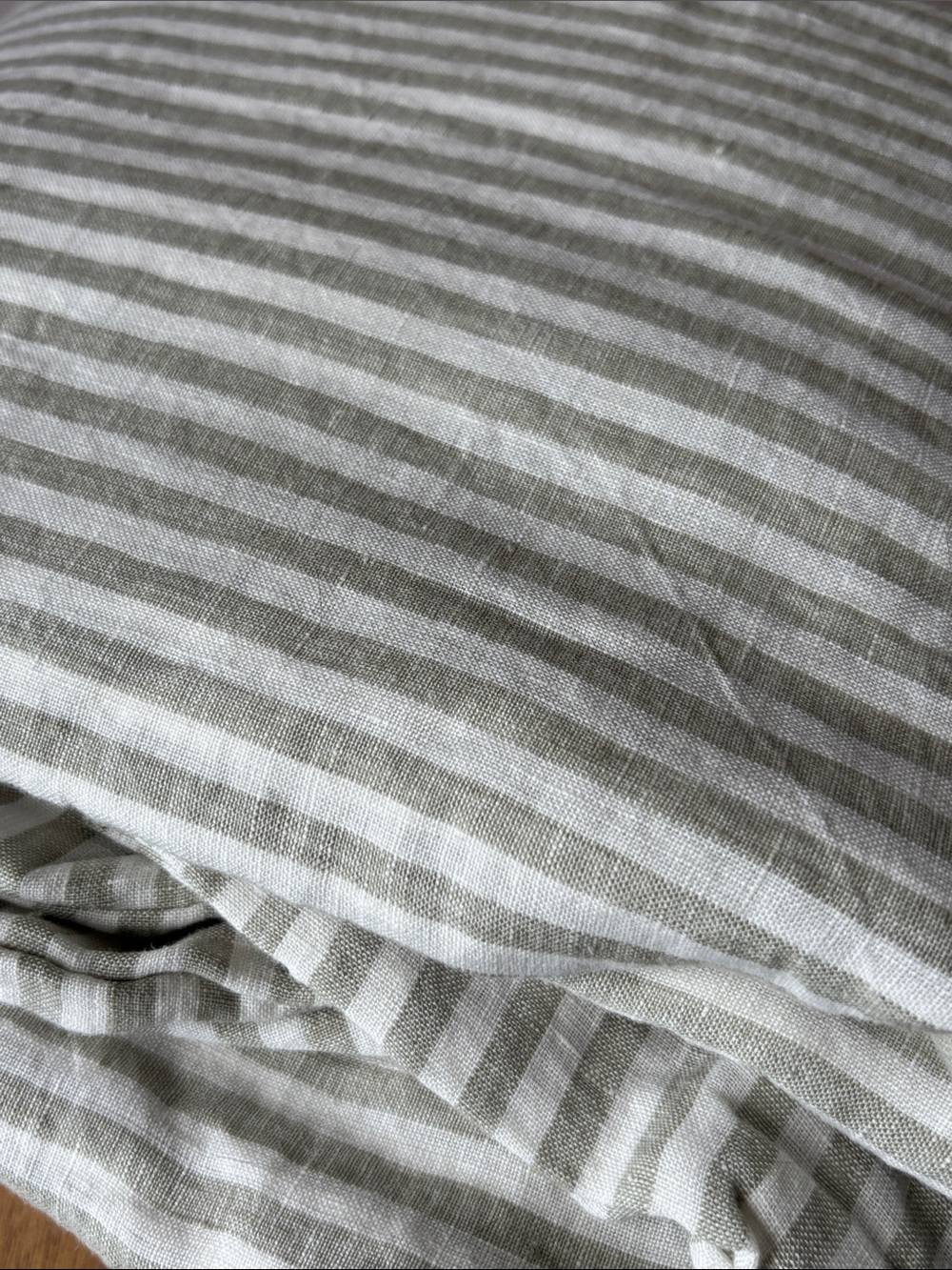 Quince Linen Willowleaf Stripe Queen Sheet Set - Picture 7 of 9